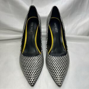 NWT Women’s Size 12 Nine West Black & White Geometric triangle Heels Pointed Toe